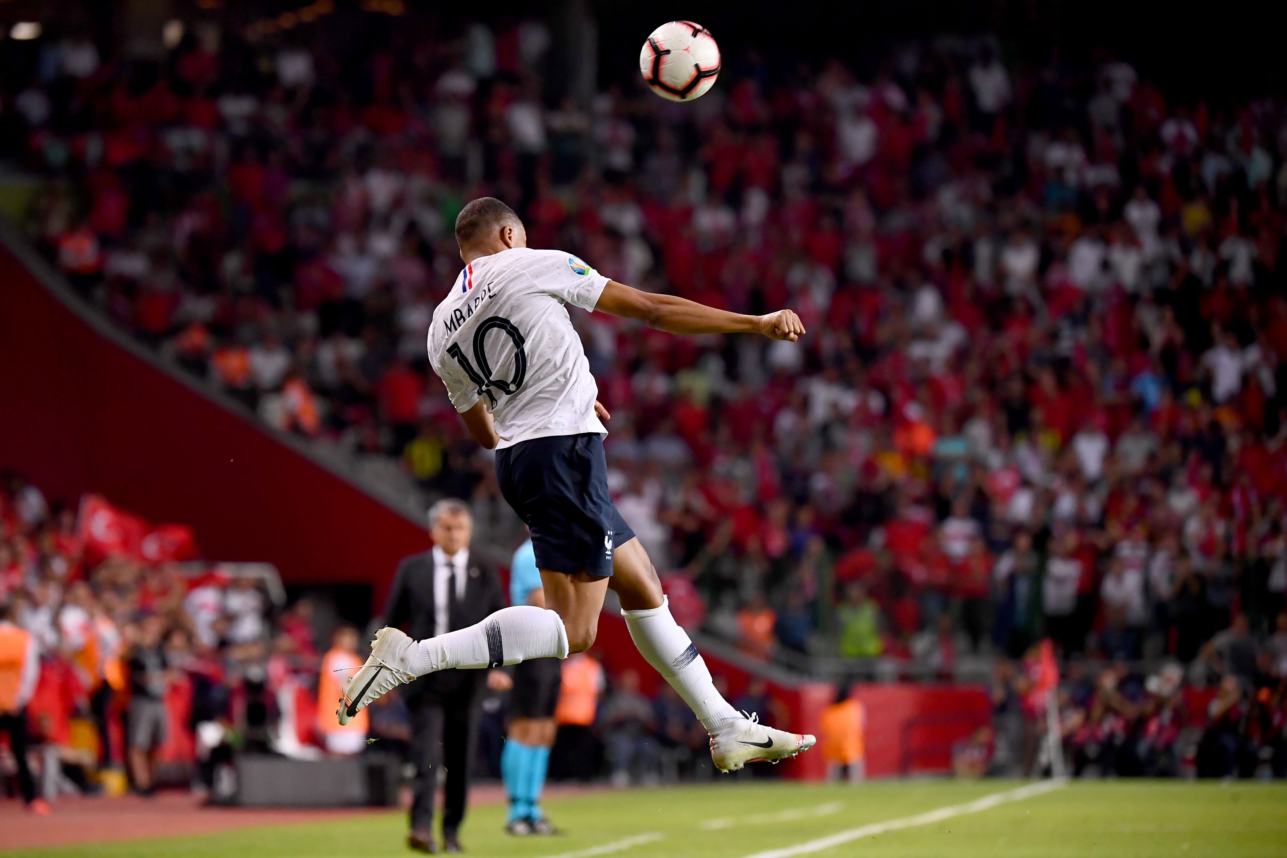 巴萨首次对阵伯尔尼年轻人，此前6次对阵瑞士球队4胜1平1负